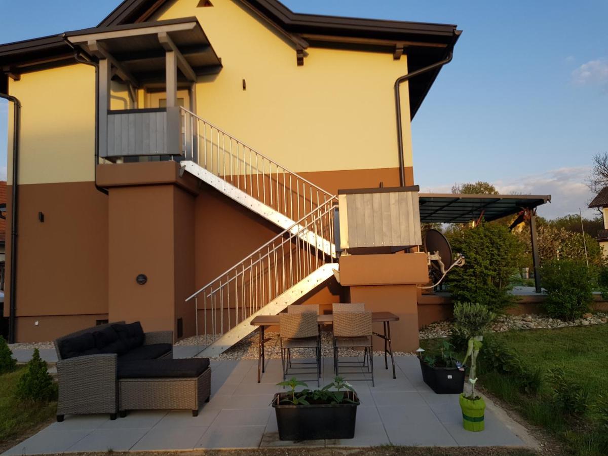 Ferienwohnung Stoisser Mureck Ngoại thất bức ảnh